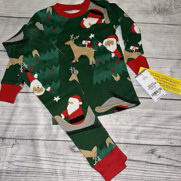 Carter’s 18 Months Baby Boy Santa Pajamas Green Holiday Christmas Set NEW - Picture 1 of 1